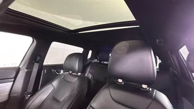 2023 Billet Silver Metallic Clearcoat Jeep Compass Latitude 4X4 SUV