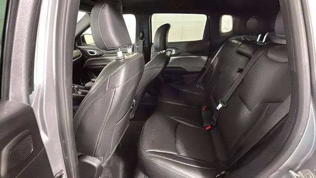 2023 Billet Silver Metallic Clearcoat Jeep Compass Latitude 4X4 SUV