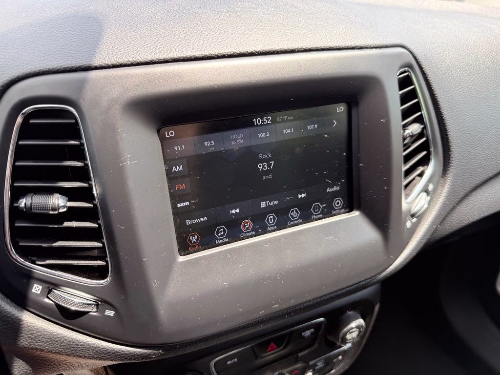 2020 Olive Green Pearlcoat Jeep Compass Latitude 4X4 SUV