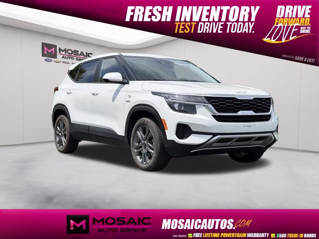 2023 Snow White Pearl Kia Seltos LX AWD SUV