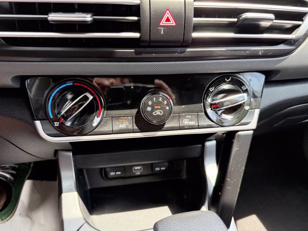 2023 Snow White Pearl Kia Seltos LX AWD SUV