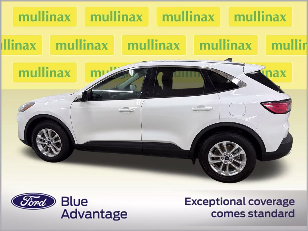 2021 Oxford White Ford Escape SE FWD SUV