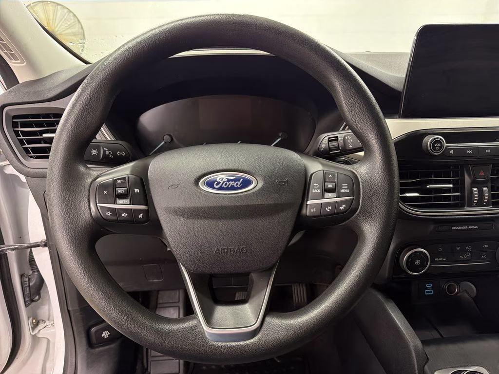 2021 Oxford White Ford Escape SE FWD SUV