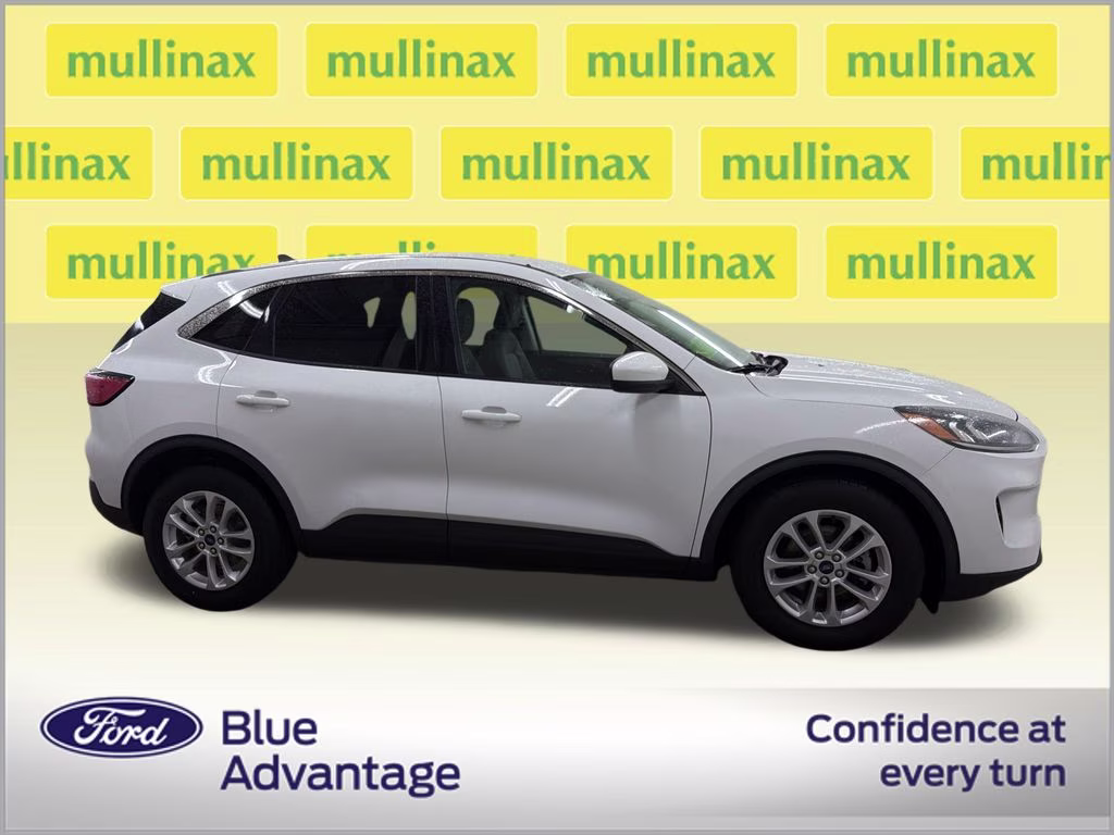 2021 Oxford White Ford Escape SE FWD SUV