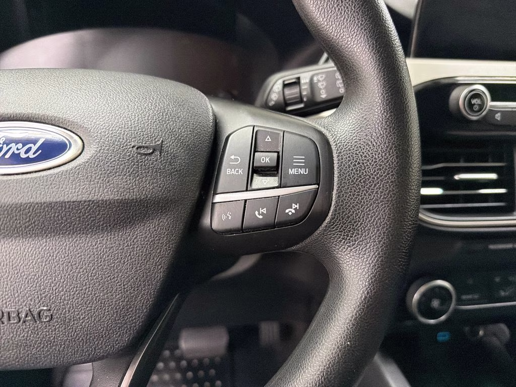 2021 Oxford White Ford Escape SE FWD SUV