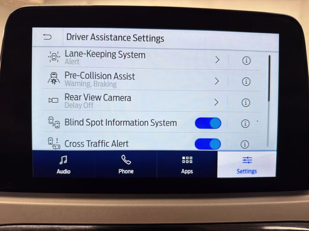2021 Oxford White Ford Escape SE FWD SUV