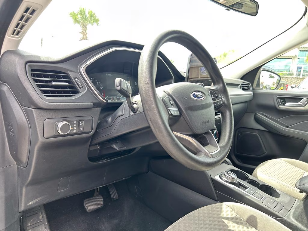 2021 Oxford White Ford Escape SE FWD SUV