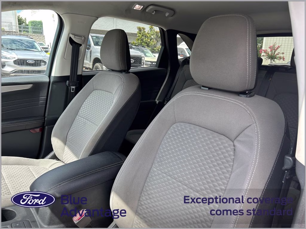 2021 Oxford White Ford Escape SE FWD SUV