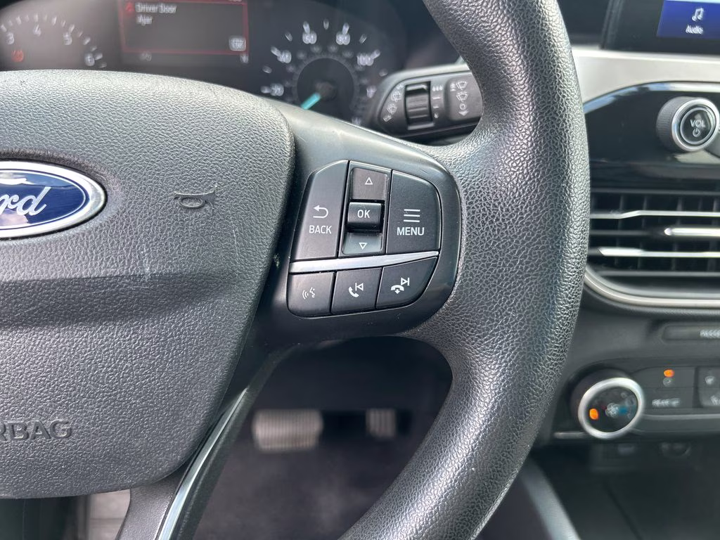 2021 Oxford White Ford Escape SE FWD SUV