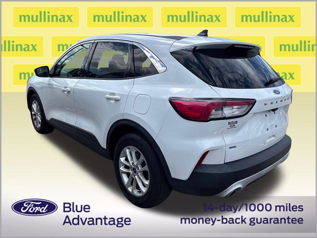 2021 Oxford White Ford Escape SE FWD SUV