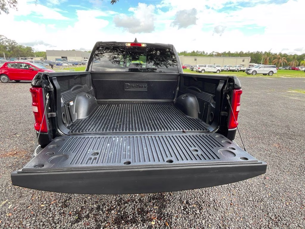 2026 Diamond Black Crystal Pearlcoat Ram 1500 Laramie 4X4 Truck