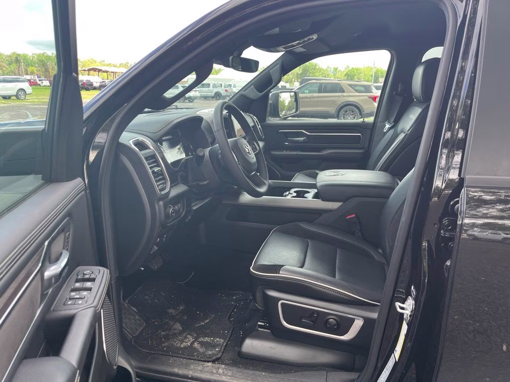 2026 Diamond Black Crystal Pearlcoat Ram 1500 Laramie 4X4 Truck