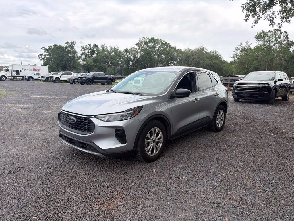 2024 Silver Metallic Ford Escape Active FWD SUV