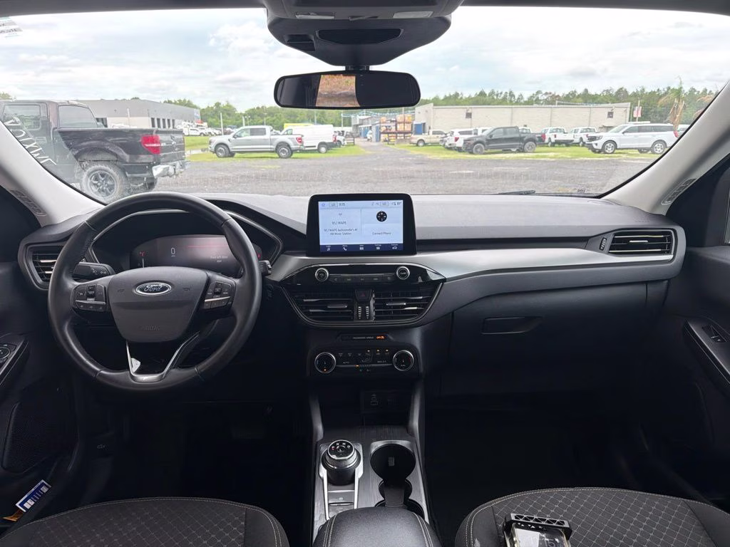 2024 Silver Metallic Ford Escape Active FWD SUV