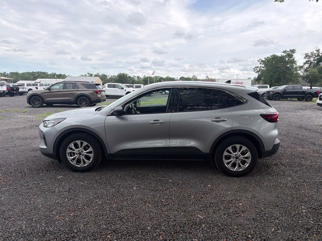 2024 Silver Metallic Ford Escape Active FWD SUV