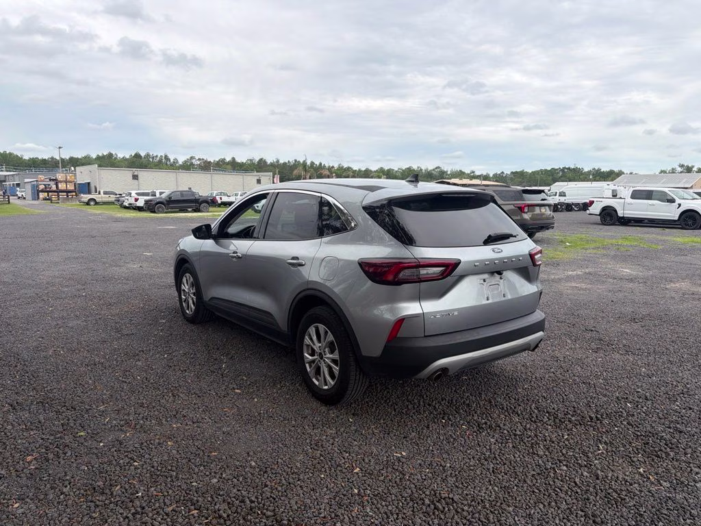 2024 Silver Metallic Ford Escape Active FWD SUV