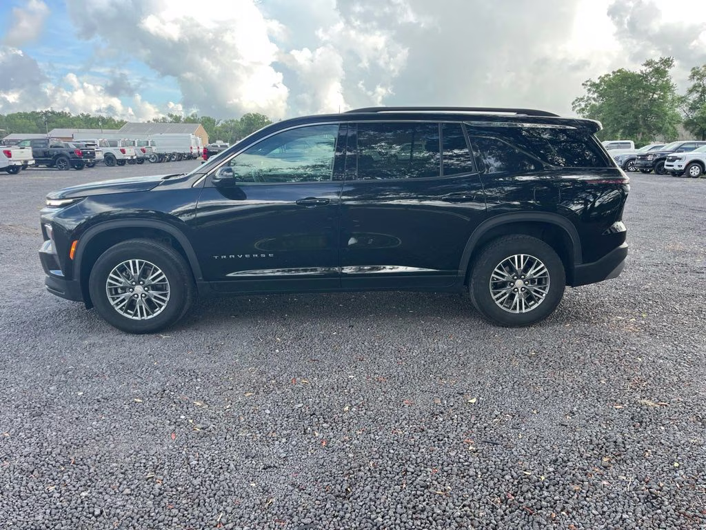 2025 Mosaic Black Metallic Chevrolet Traverse LT 1LT FWD SUV