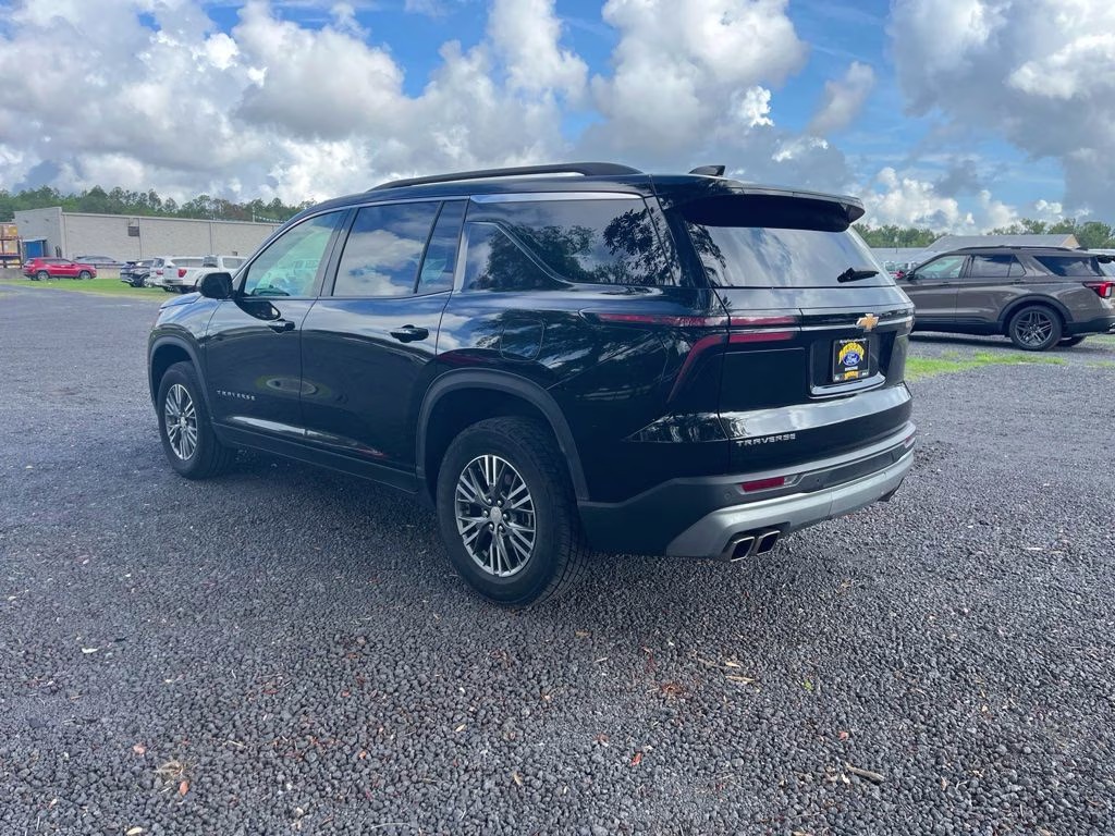 2025 Mosaic Black Metallic Chevrolet Traverse LT 1LT FWD SUV