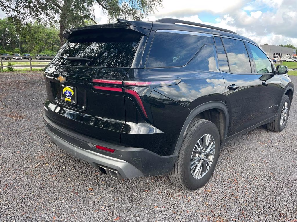 2025 Mosaic Black Metallic Chevrolet Traverse LT 1LT FWD SUV