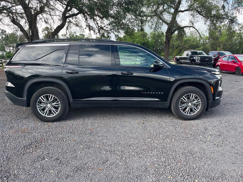 2025 Mosaic Black Metallic Chevrolet Traverse LT 1LT FWD SUV