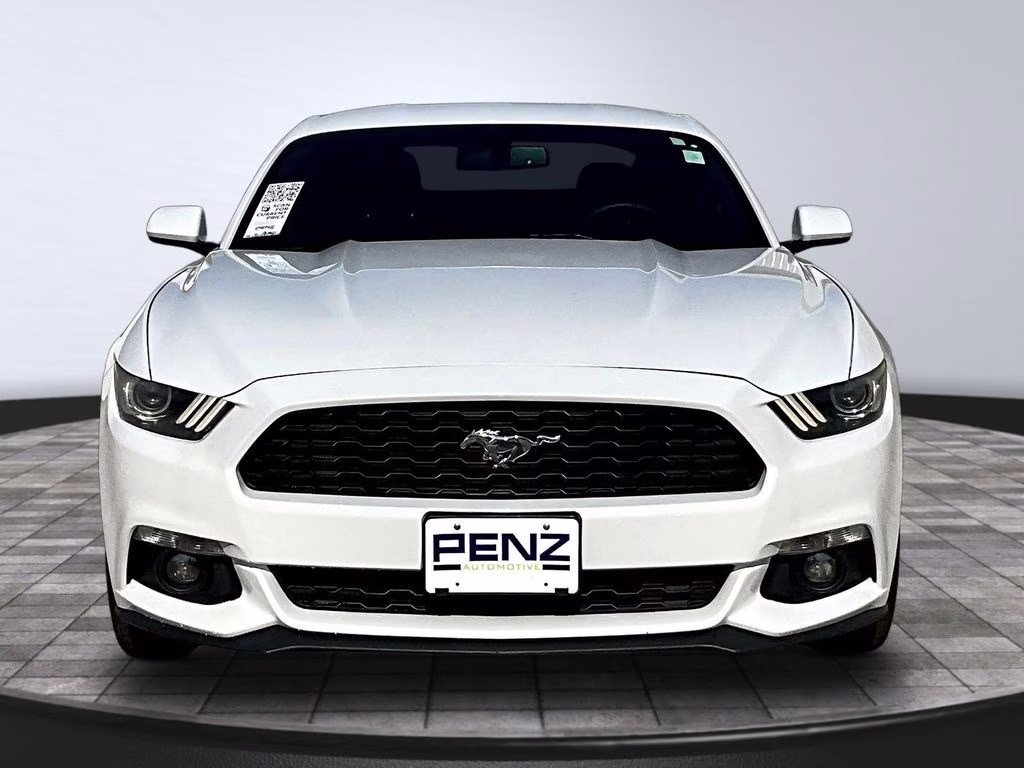 2016 Oxford White Ford Mustang EcoBoost RWD Coupe