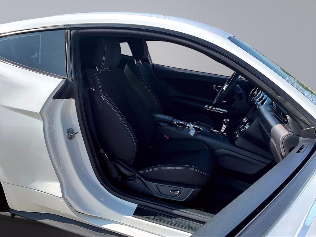 2016 Oxford White Ford Mustang EcoBoost RWD Coupe