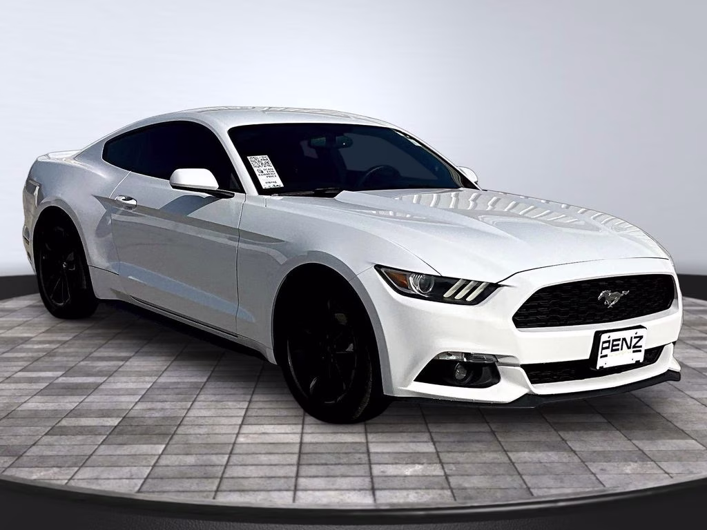 2016 Oxford White Ford Mustang EcoBoost RWD Coupe
