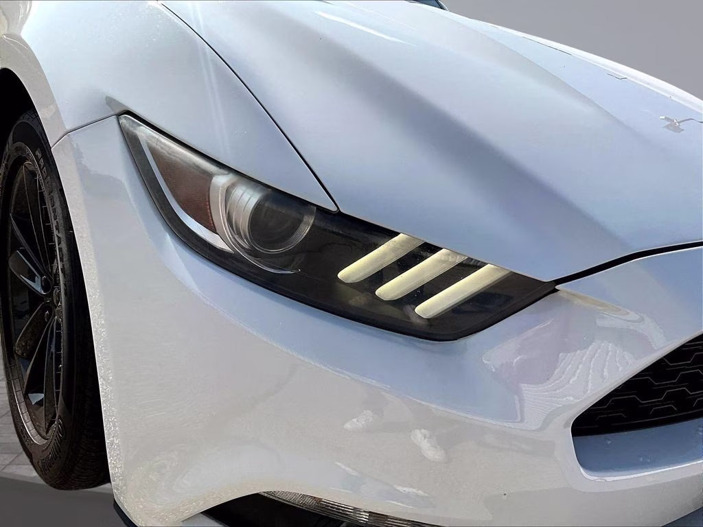 2016 Oxford White Ford Mustang EcoBoost RWD Coupe