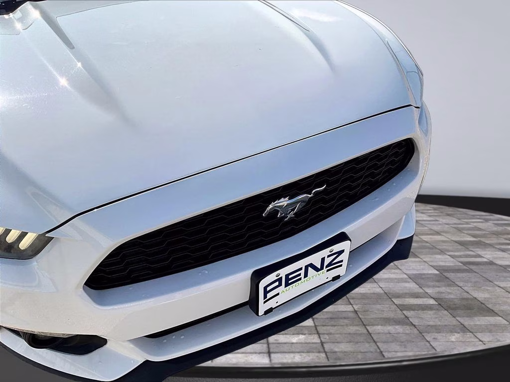 2016 Oxford White Ford Mustang EcoBoost RWD Coupe