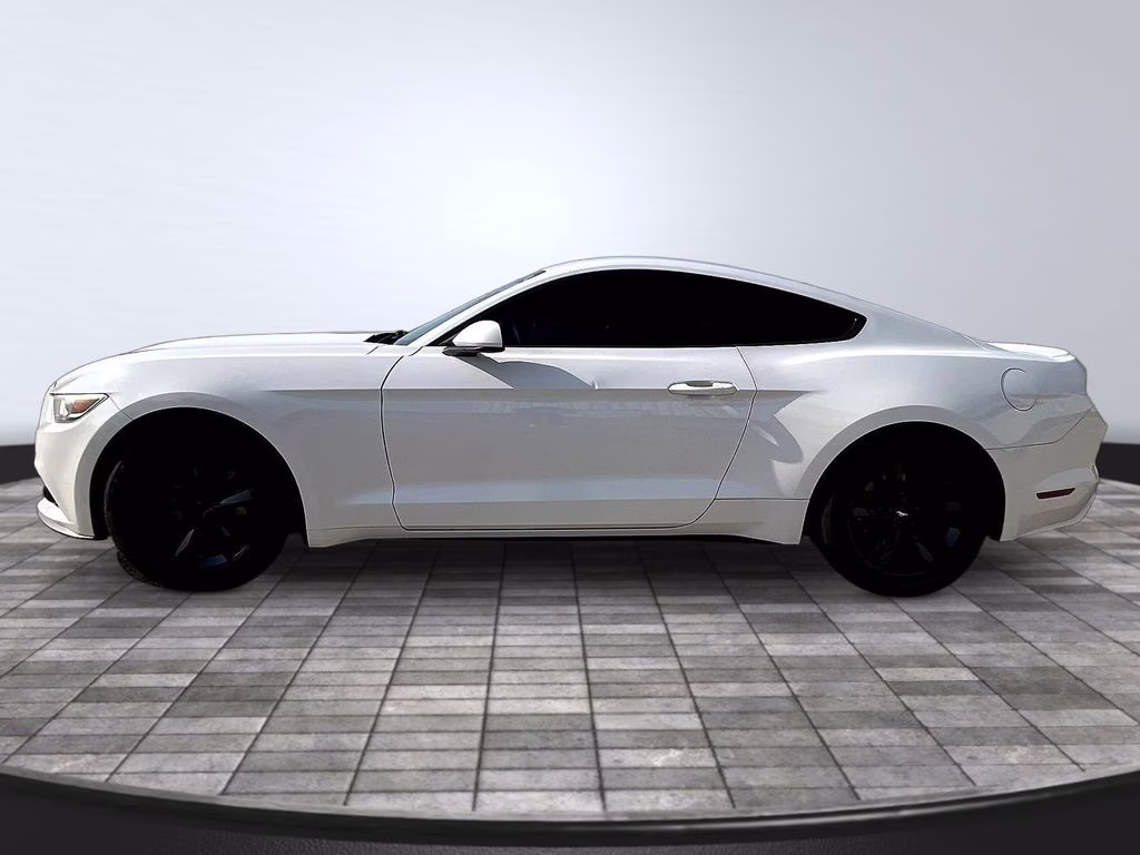 2016 Oxford White Ford Mustang EcoBoost RWD Coupe