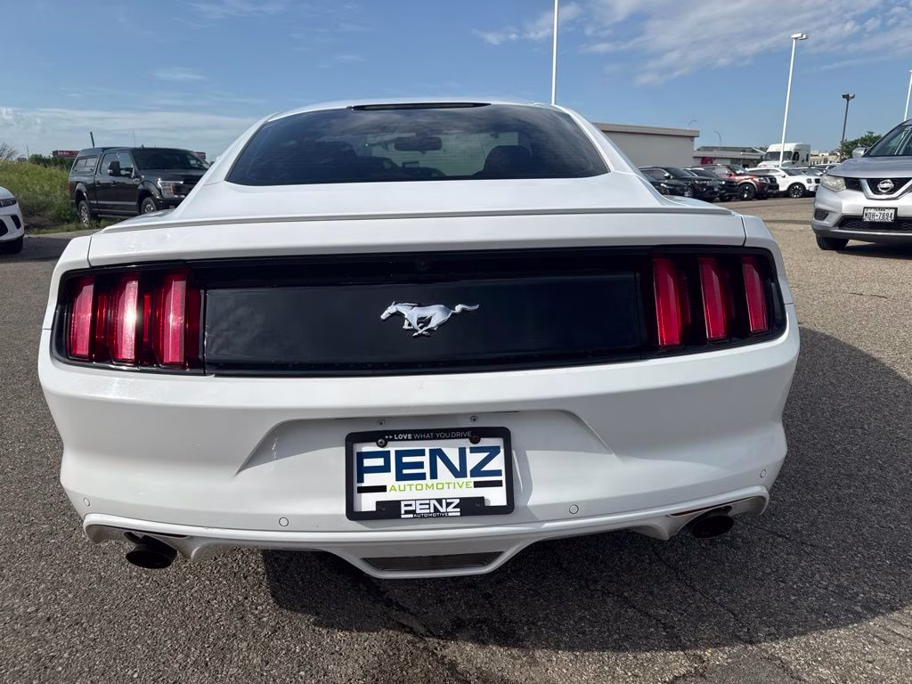 2016 Oxford White Ford Mustang EcoBoost RWD Coupe