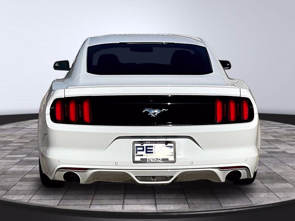2016 Oxford White Ford Mustang EcoBoost RWD Coupe