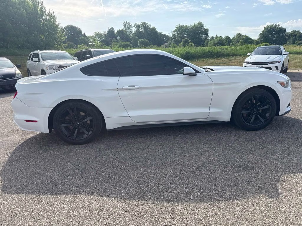 2016 Oxford White Ford Mustang EcoBoost RWD Coupe