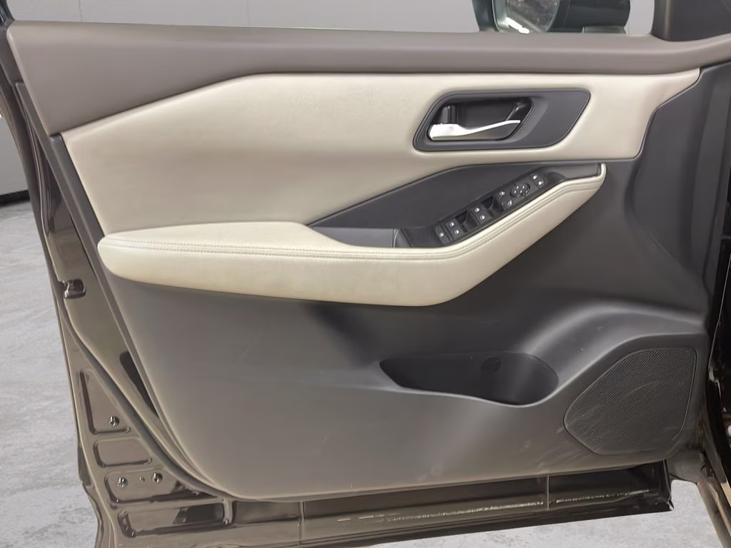 2025 Super Black Nissan Rogue SV AWD SUV