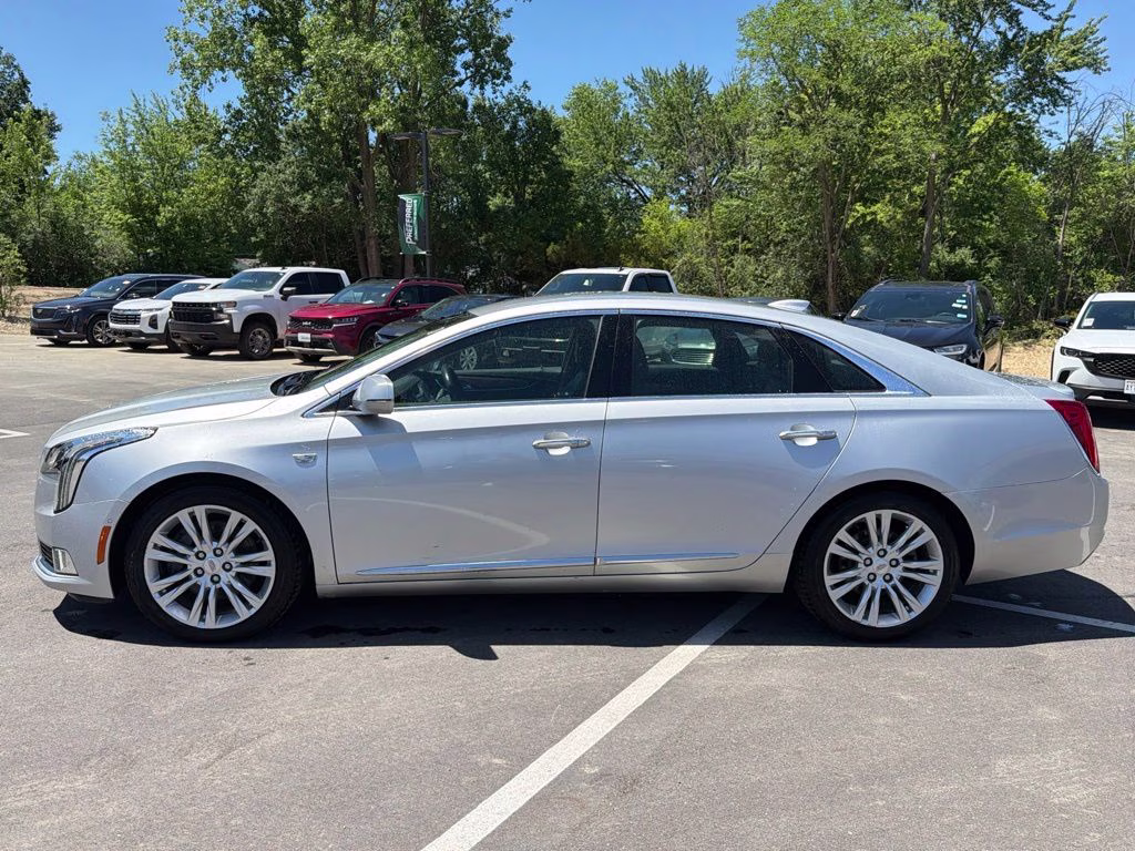 2019 Radiant Silver Metallic Cadillac XTS Luxury FWD Sedan