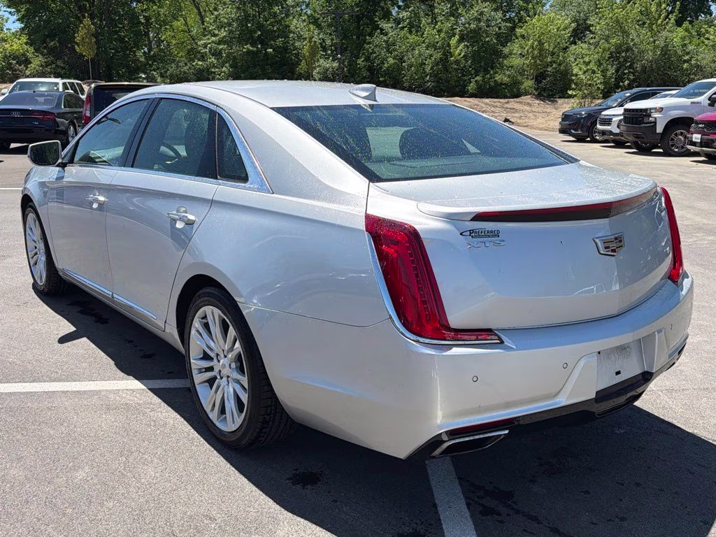 2019 Radiant Silver Metallic Cadillac XTS Luxury FWD Sedan