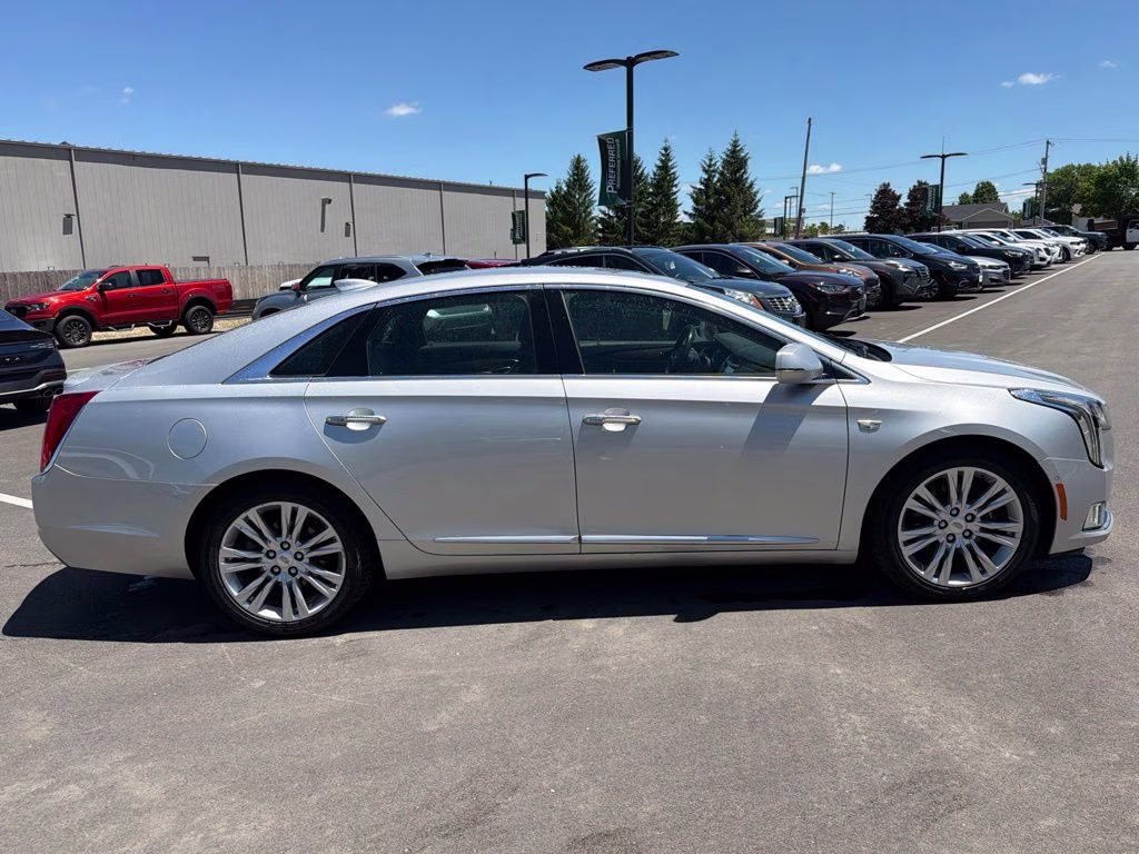 2019 Radiant Silver Metallic Cadillac XTS Luxury FWD Sedan