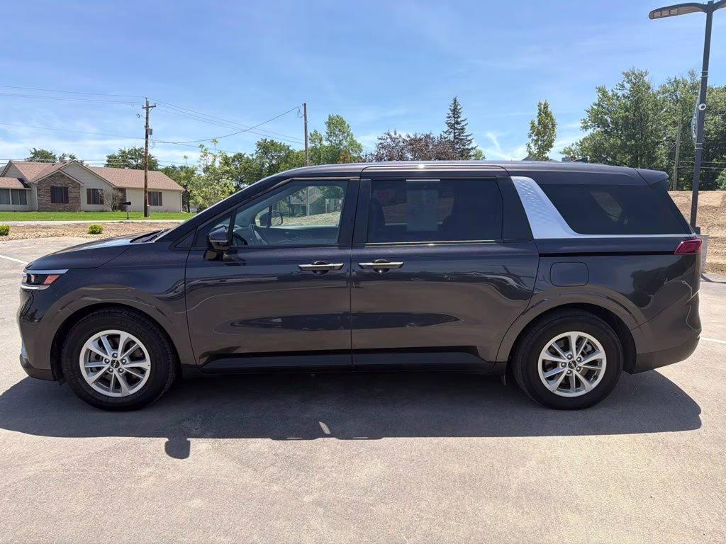 2024 Panthera Metal Kia Carnival LX FWD Van