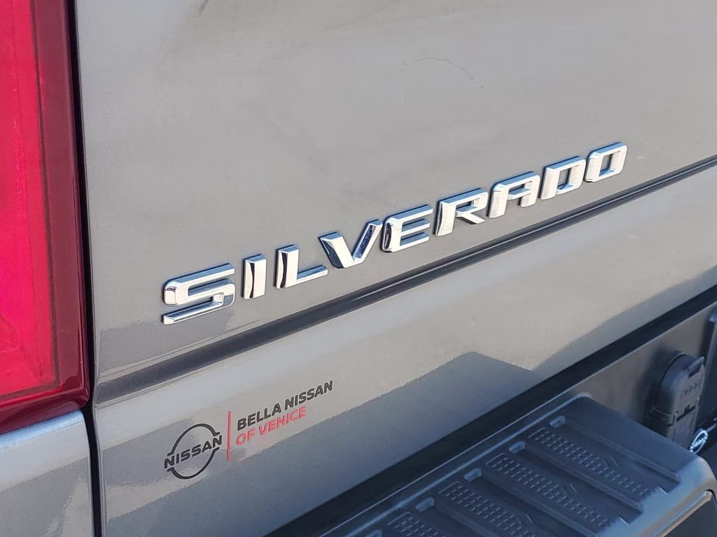 2021 Gray Chevrolet Silverado 1500 LT Trail Boss 4X4 Truck