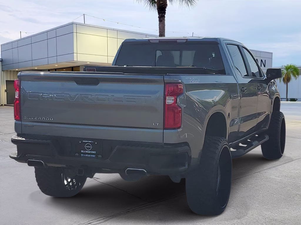 2021 Gray Chevrolet Silverado 1500 LT Trail Boss 4X4 Truck