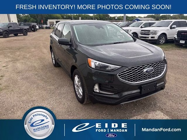 2024 Green Metallic Ford Edge SEL AWD SUV