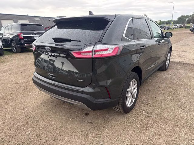 2024 Green Metallic Ford Edge SEL AWD SUV