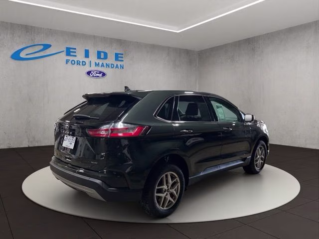 2024 Green Metallic Ford Edge SEL AWD SUV