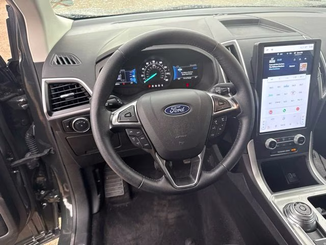 2024 Green Metallic Ford Edge SEL AWD SUV