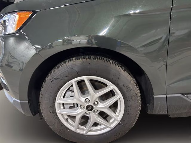 2024 Green Metallic Ford Edge SEL AWD SUV
