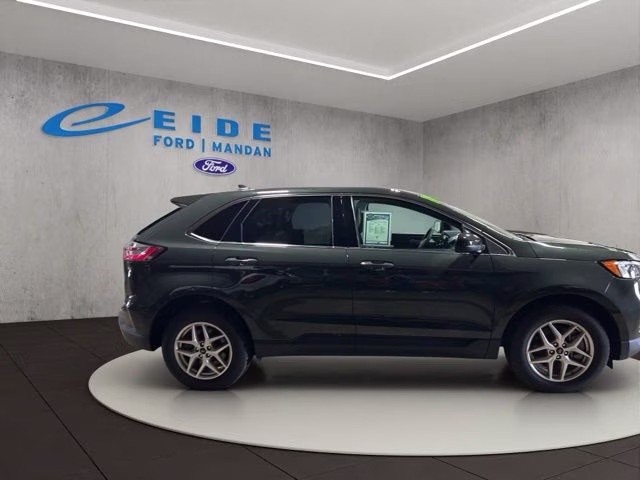 2024 Green Metallic Ford Edge SEL AWD SUV