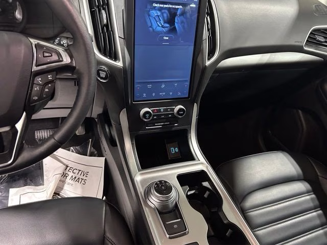 2024 Green Metallic Ford Edge SEL AWD SUV