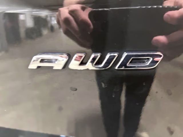 2024 Green Metallic Ford Edge SEL AWD SUV