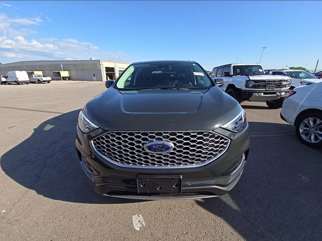 2024 Green Metallic Ford Edge SEL AWD SUV