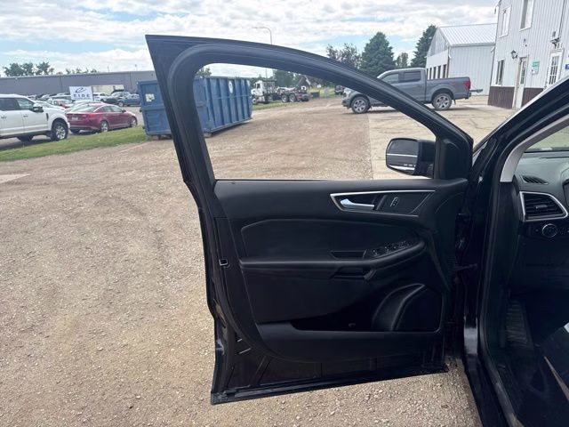 2024 Black Metallic Ford Edge SEL AWD SUV
